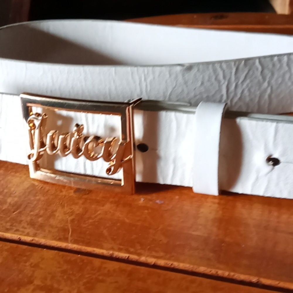 Juicy Cream colored adjustable belt size XL (4 2 inches) NWT